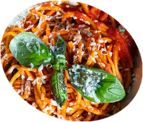 Pasta fresca al pomodoro con basilico